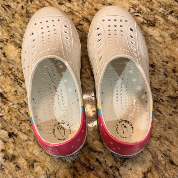 Native Sandals - Picture 4 of 5